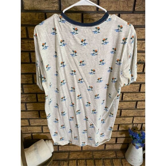 ‎Free Planet Men’s Tee - Picture 2 of 5